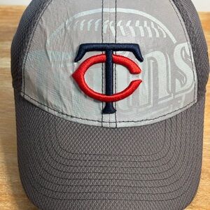 New Era  Youth Twins Baseball Cap with‎ Red Logo